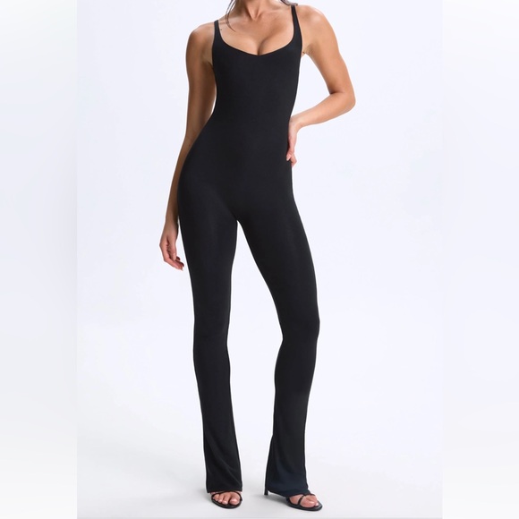 Oh Polly Black Plunge Open-Back Flared Jumpsuit - Picture 4 of 4